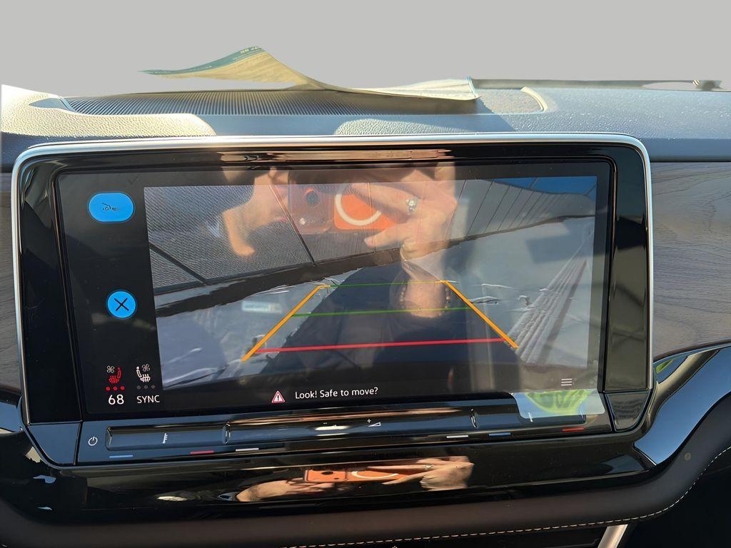 new 2025 Volkswagen Atlas car, priced at $38,701