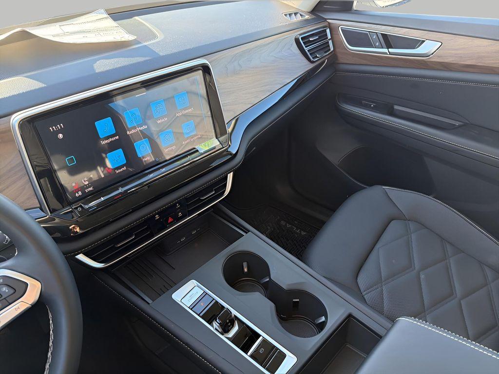 new 2025 Volkswagen Atlas car, priced at $38,701