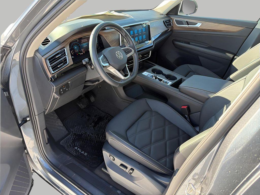 new 2025 Volkswagen Atlas car, priced at $38,701
