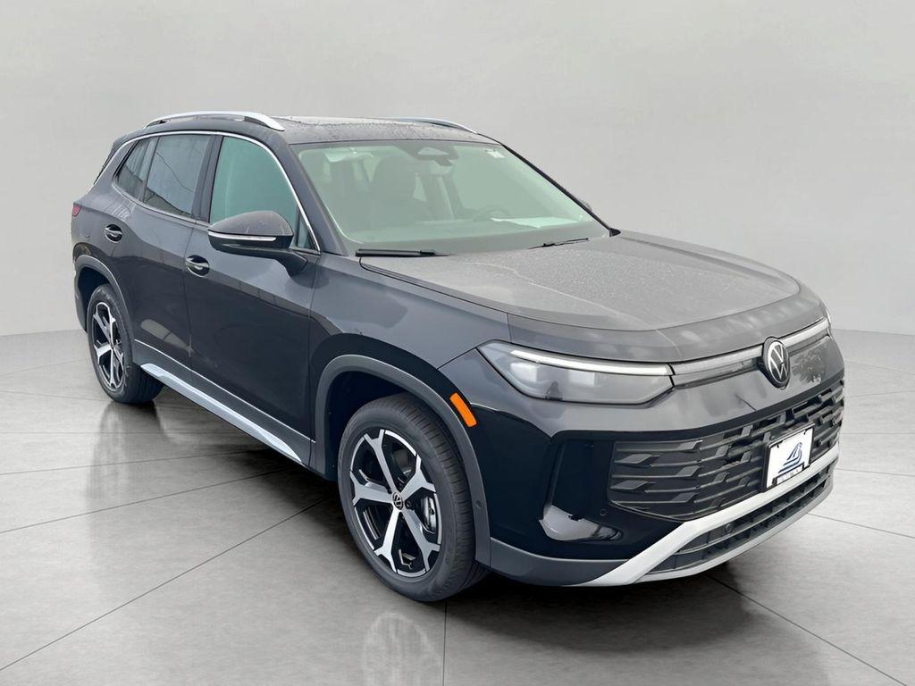 new 2025 Volkswagen Tiguan car, priced at $35,946
