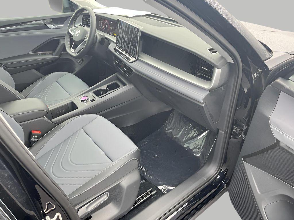 new 2025 Volkswagen Tiguan car, priced at $35,946