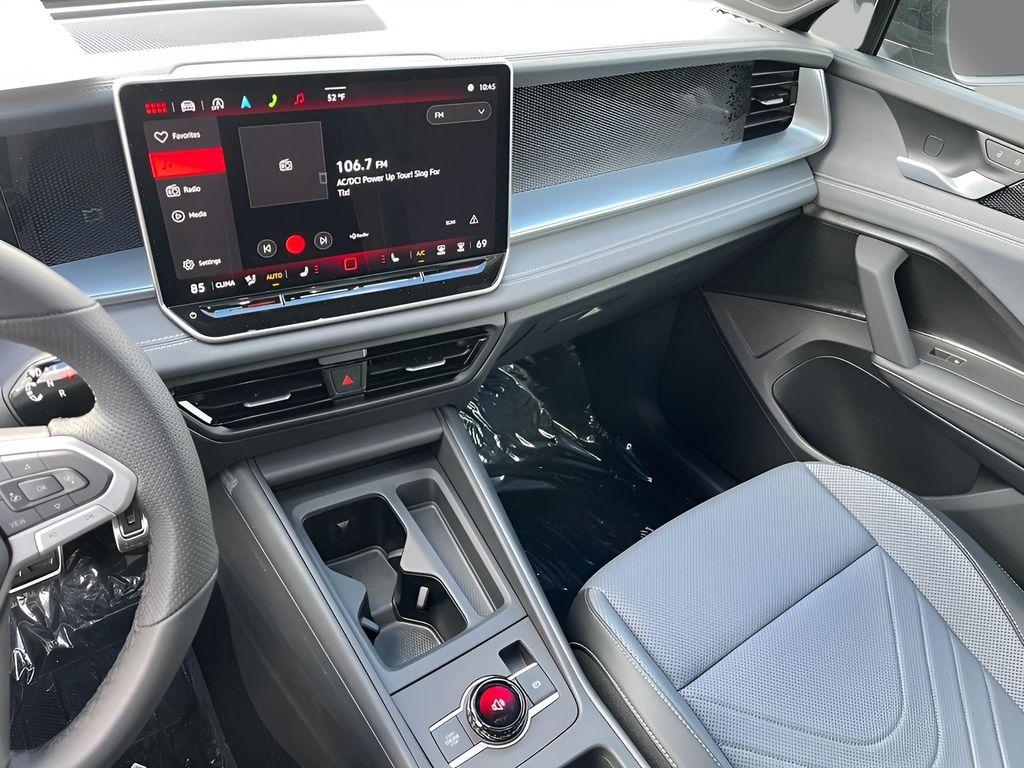 new 2025 Volkswagen Tiguan car, priced at $38,635