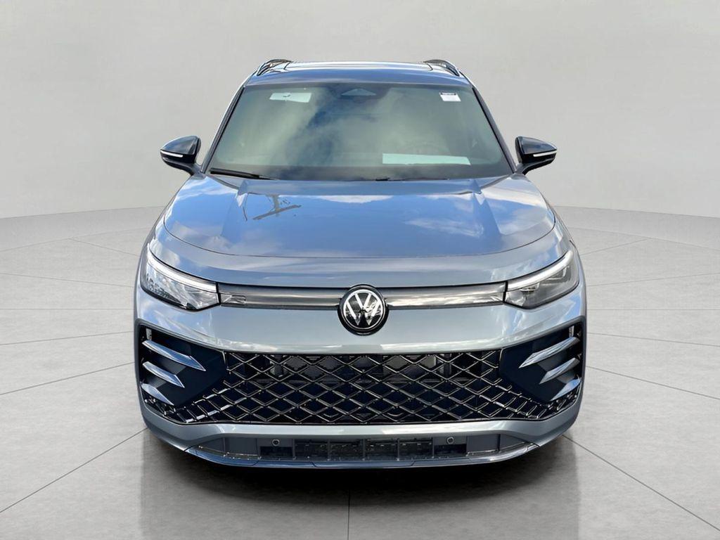 new 2025 Volkswagen Tiguan car, priced at $38,635