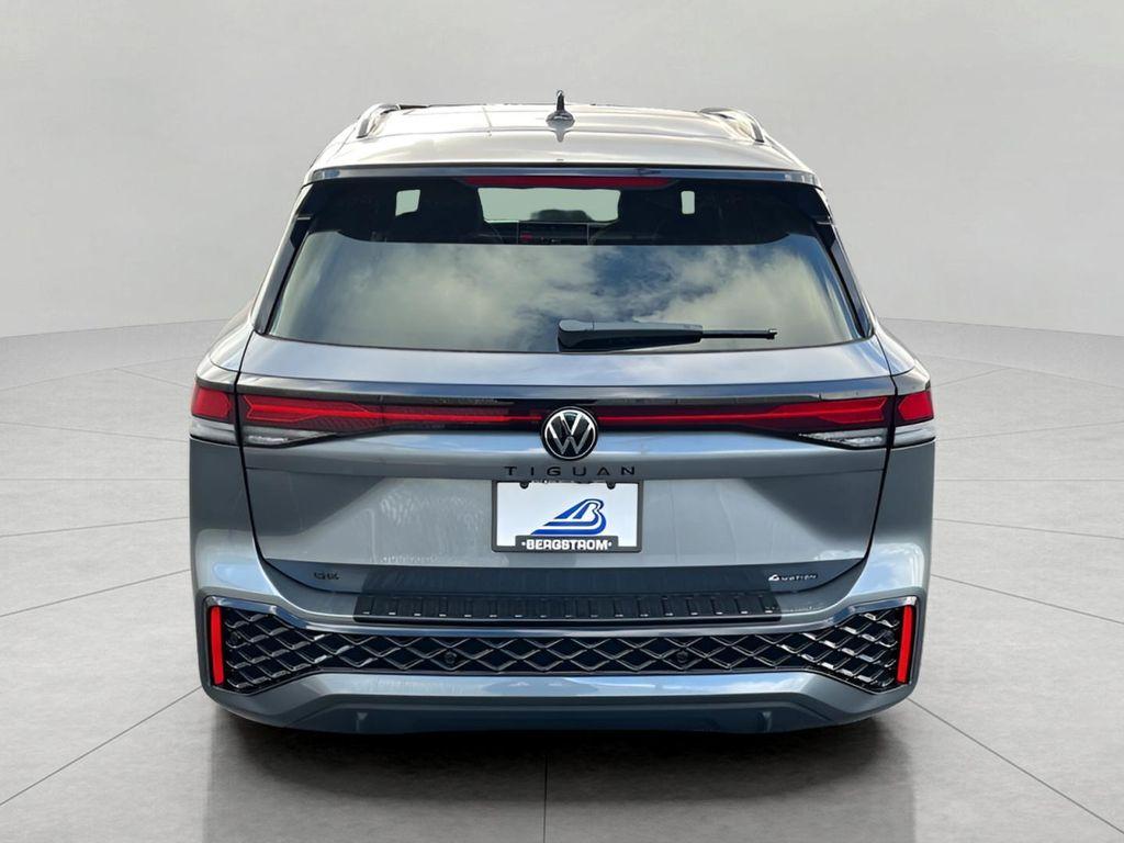 new 2025 Volkswagen Tiguan car, priced at $38,635