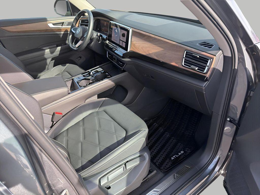 new 2025 Volkswagen Atlas car, priced at $43,151