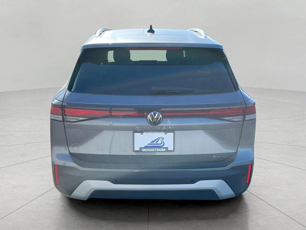 new 2025 Volkswagen Tiguan car, priced at $31,557