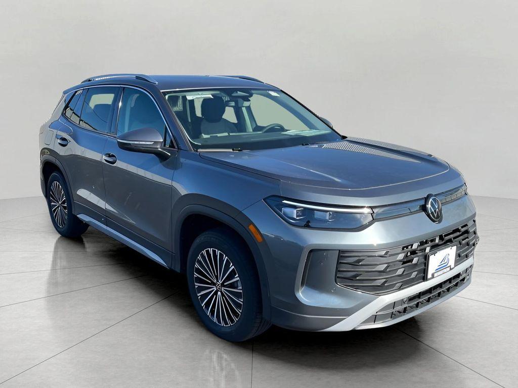 new 2025 Volkswagen Tiguan car, priced at $31,557