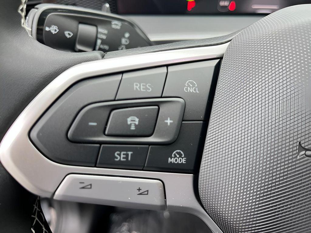 new 2025 Volkswagen Tiguan car, priced at $31,905