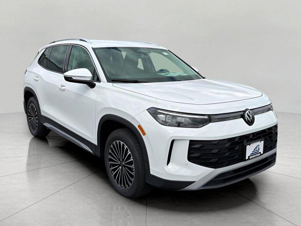new 2026 Volkswagen Tiguan car, priced at $33,647