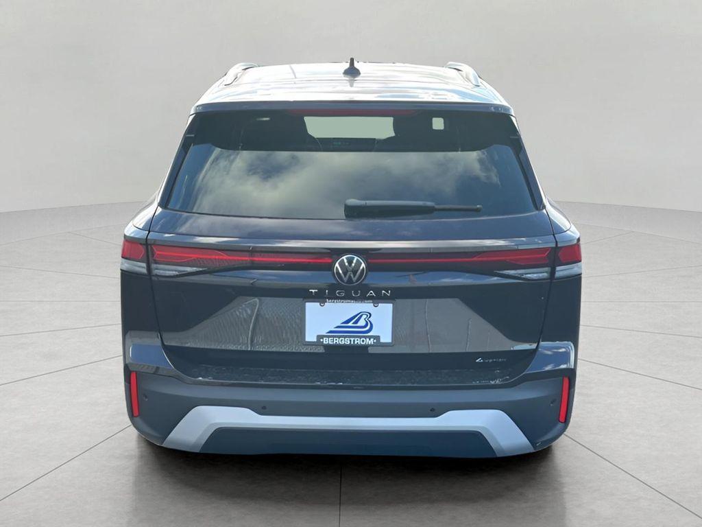 new 2025 Volkswagen Tiguan car, priced at $31,256