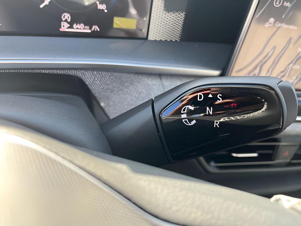 new 2025 Volkswagen Tiguan car, priced at $31,256