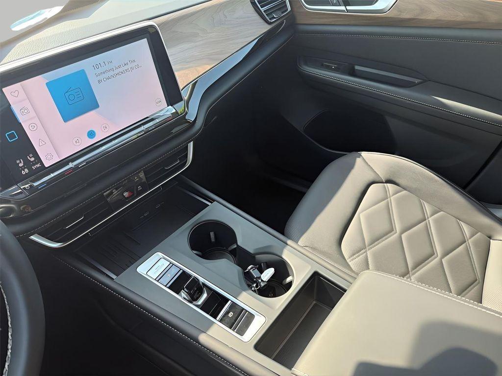 used 2025 Volkswagen Atlas car, priced at $38,600