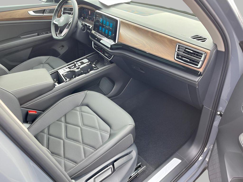 new 2026 Volkswagen Atlas car, priced at $47,642