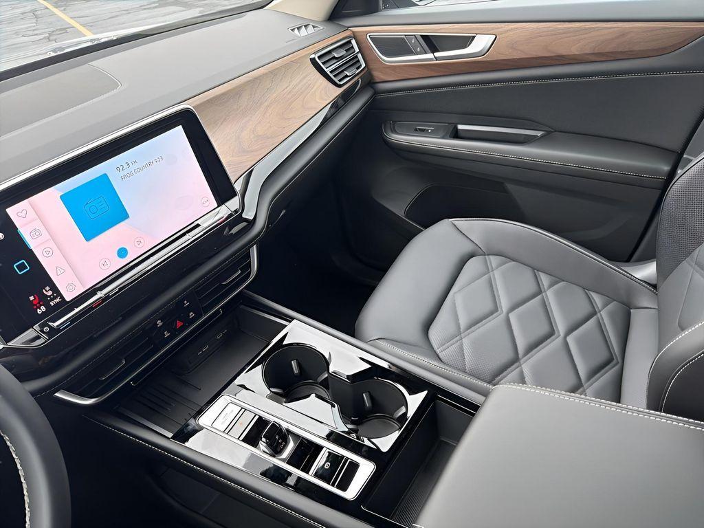 new 2026 Volkswagen Atlas car, priced at $45,682