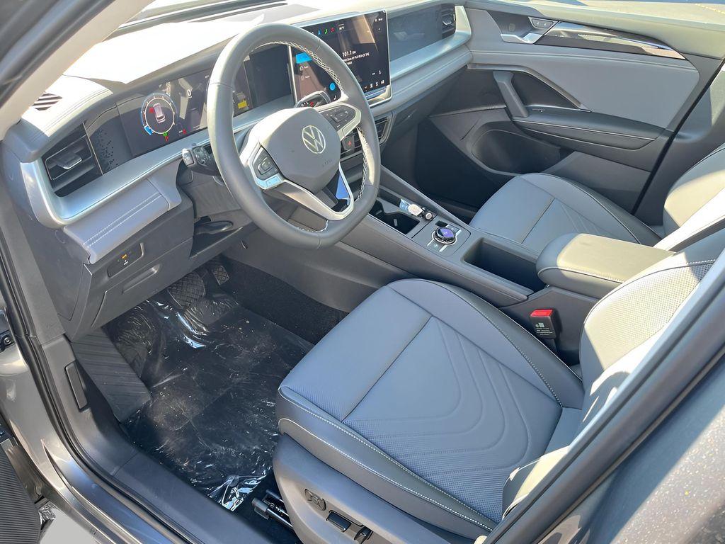 new 2025 Volkswagen Tiguan car, priced at $36,106