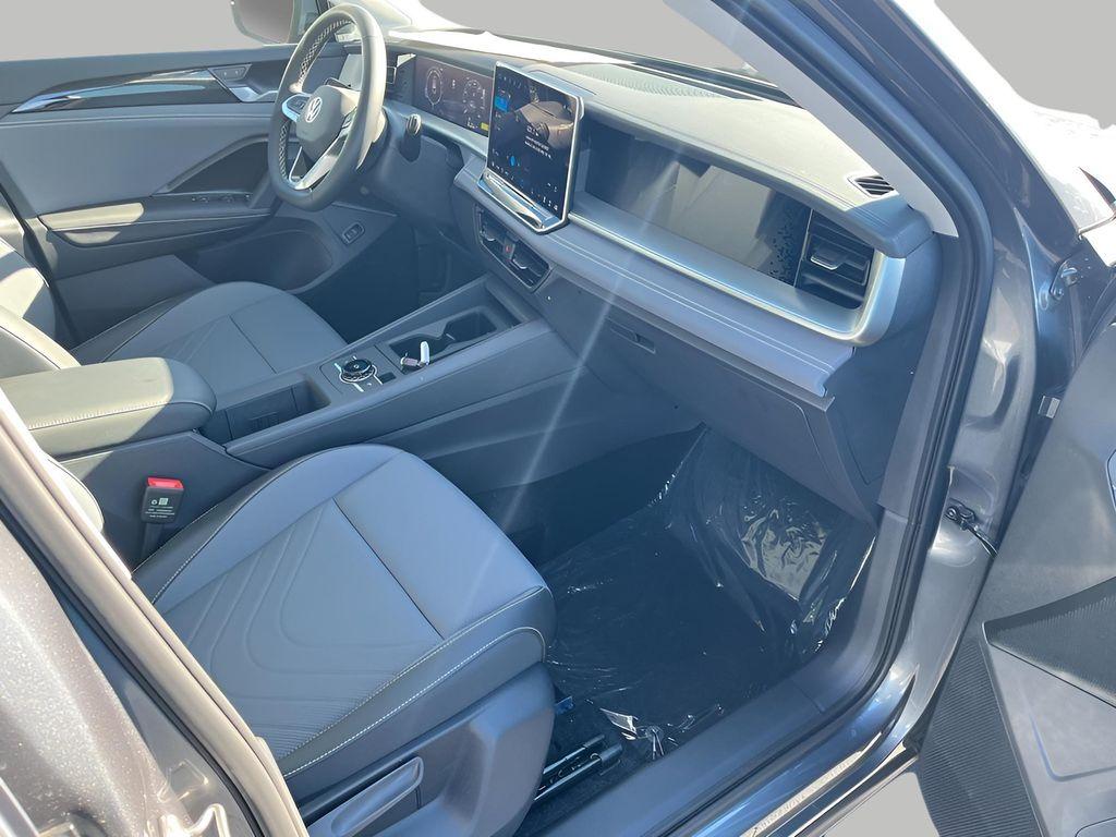 new 2025 Volkswagen Tiguan car, priced at $36,106