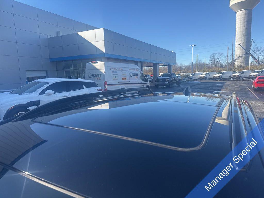 used 2024 Chevrolet Equinox car, priced at $25,995