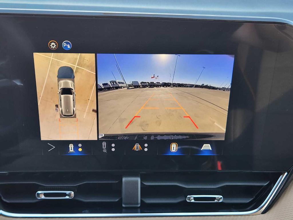 new 2026 Chevrolet Equinox car, priced at $33,785