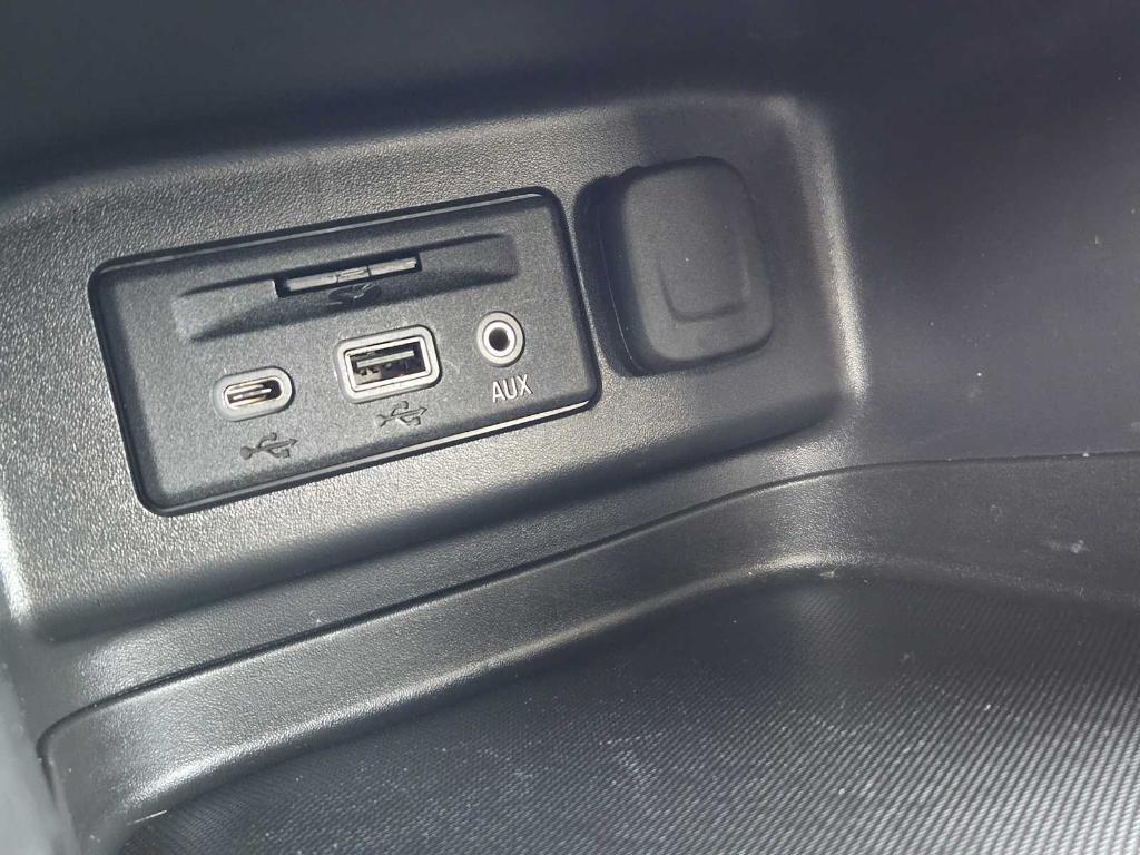 used 2020 Chevrolet Equinox car, priced at $18,877