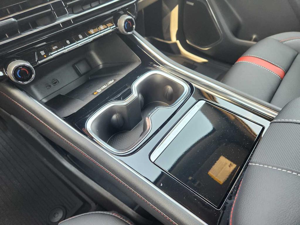 new 2026 Chevrolet Traverse car, priced at $60,310