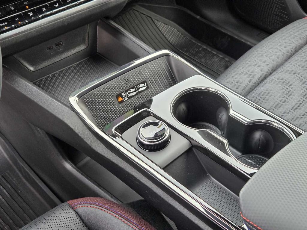 new 2026 Chevrolet Equinox car, priced at $39,110