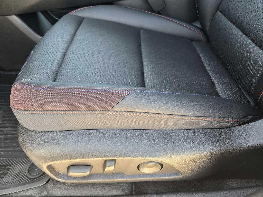 new 2026 Chevrolet Equinox car, priced at $36,670