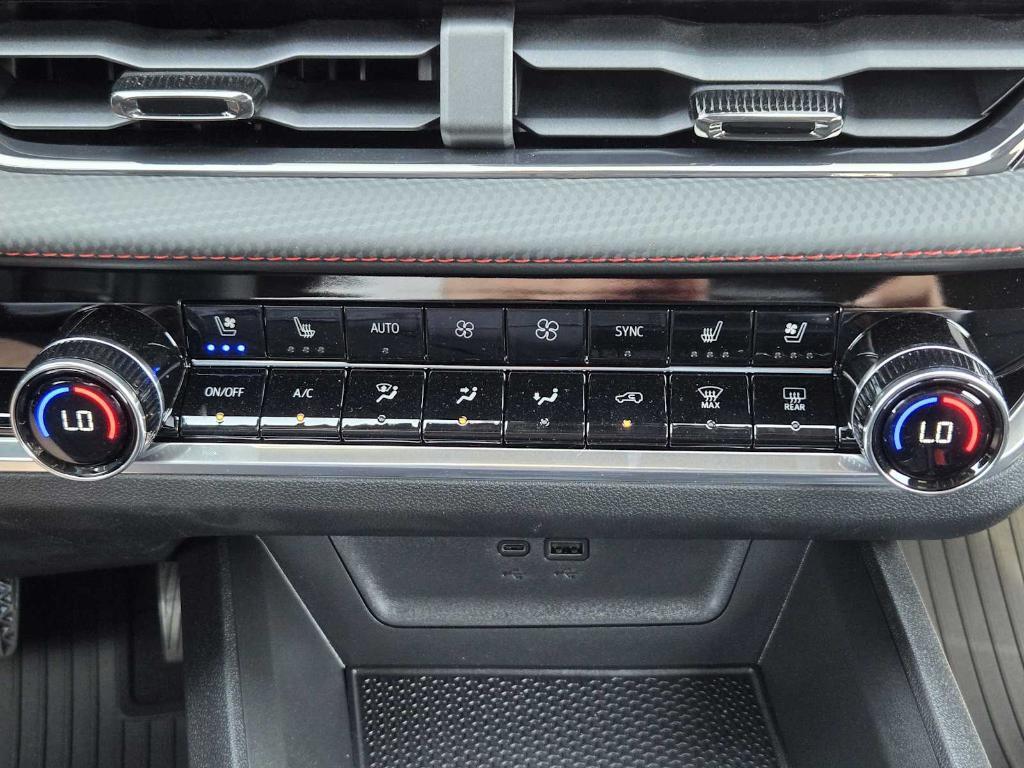 new 2026 Chevrolet Equinox car, priced at $36,670