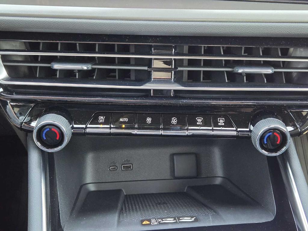 new 2026 Chevrolet Traverse car, priced at $48,040