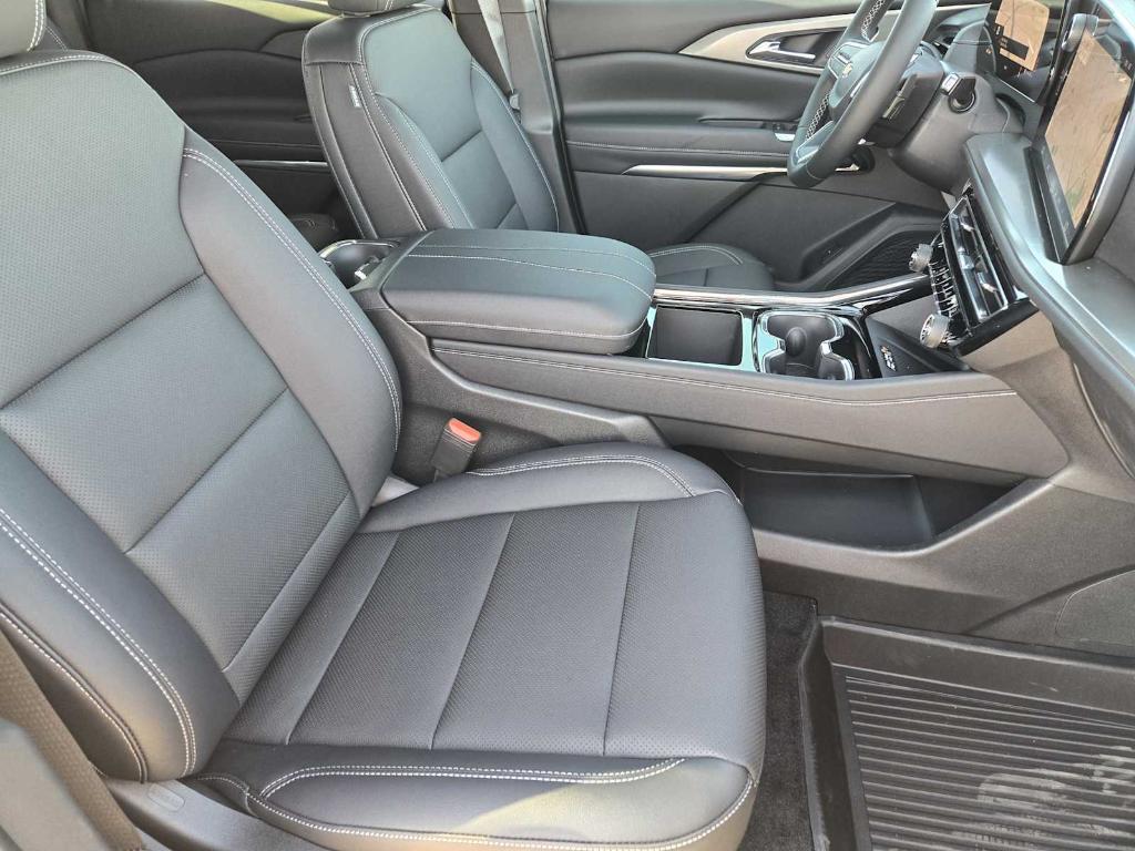 new 2026 Chevrolet Traverse car, priced at $48,040