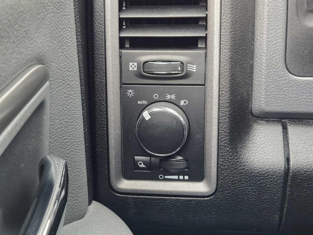 used 2019 Ram 1500 Classic car, priced at $20,977