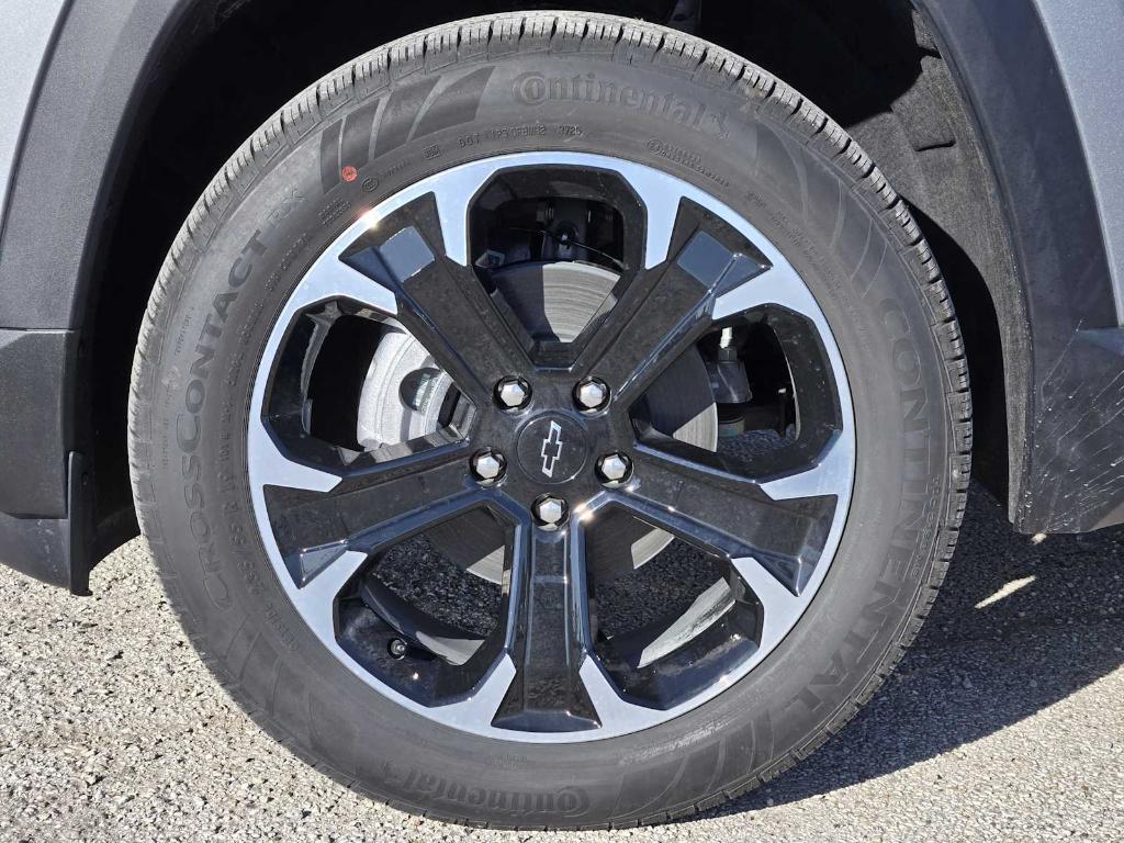 new 2026 Chevrolet Equinox car, priced at $33,685