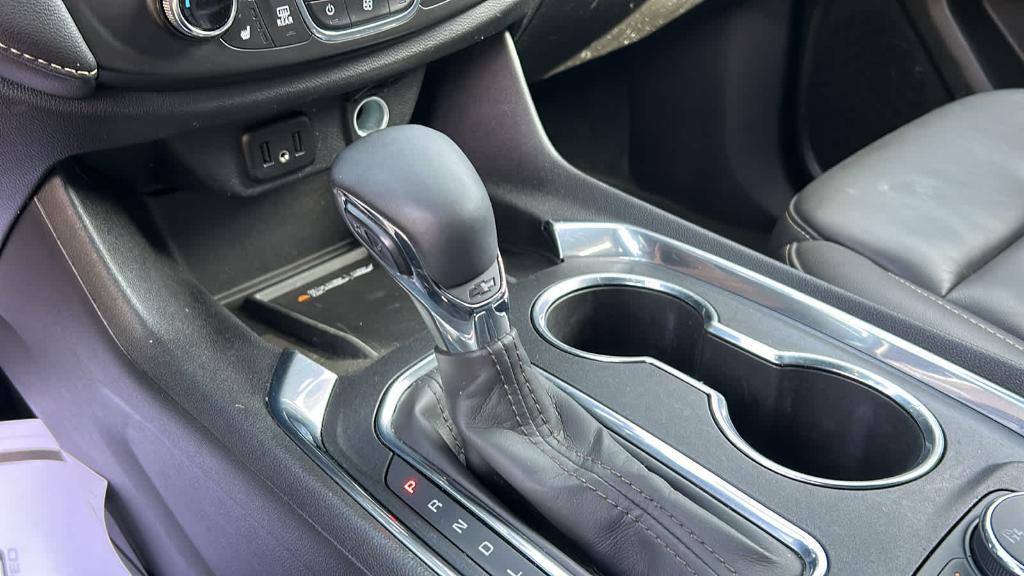 used 2023 Chevrolet Traverse car, priced at $31,990