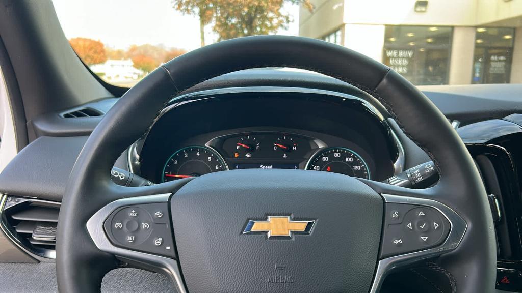 used 2023 Chevrolet Traverse car, priced at $31,990
