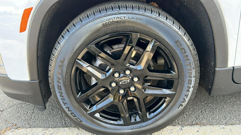 used 2023 Chevrolet Traverse car, priced at $31,990