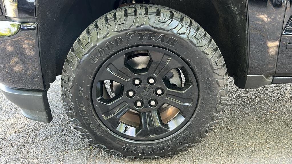 used 2018 Chevrolet Silverado 1500 car, priced at $25,990