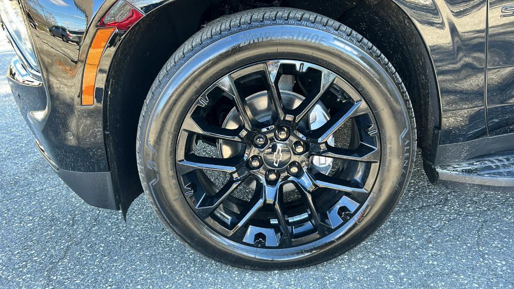 used 2025 Chevrolet Suburban car, priced at $84,990