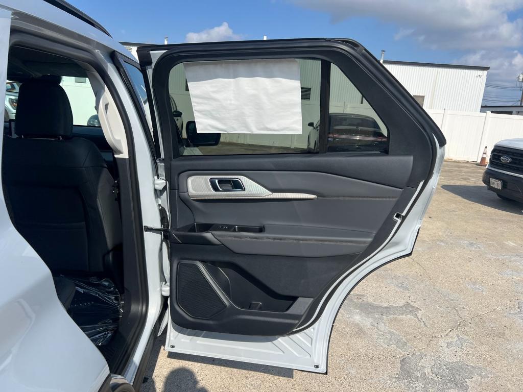 new 2026 Ford Explorer car, priced at $39,425