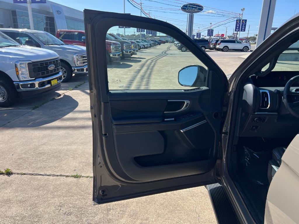 new 2026 Ford Expedition car, priced at $78,615