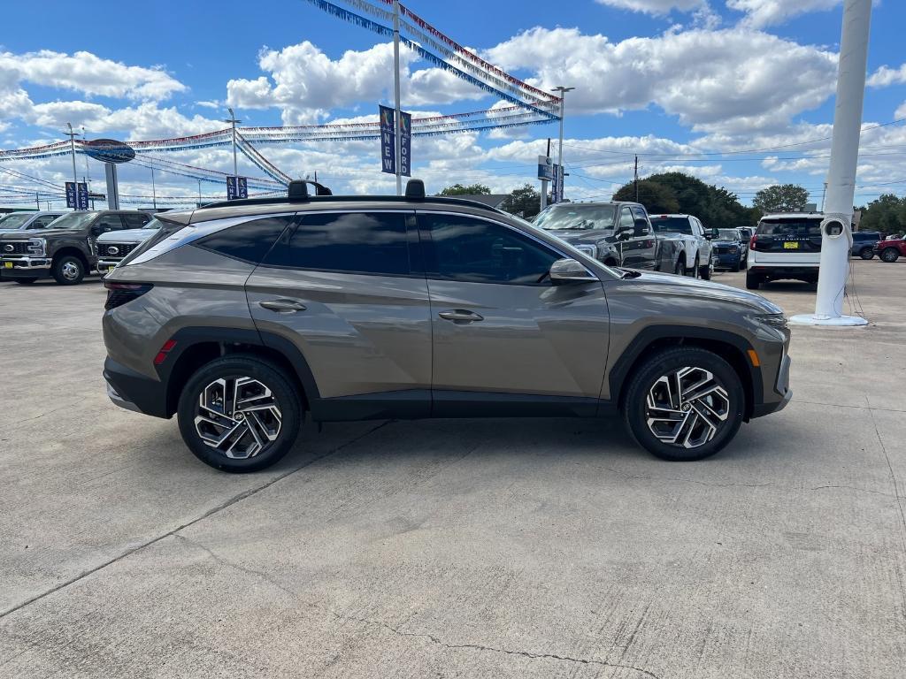 new 2025 Hyundai TUCSON Hybrid car, priced at $39,920