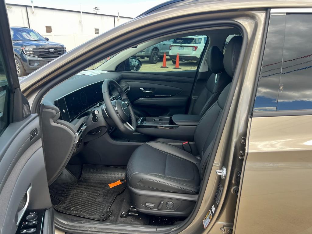 new 2025 Hyundai TUCSON Hybrid car, priced at $39,920