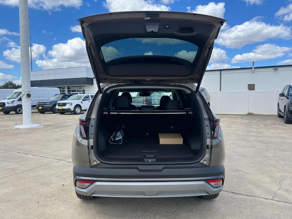 new 2025 Hyundai TUCSON Hybrid car, priced at $39,920