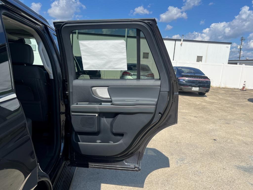 new 2025 Ford Expedition car, priced at $64,000