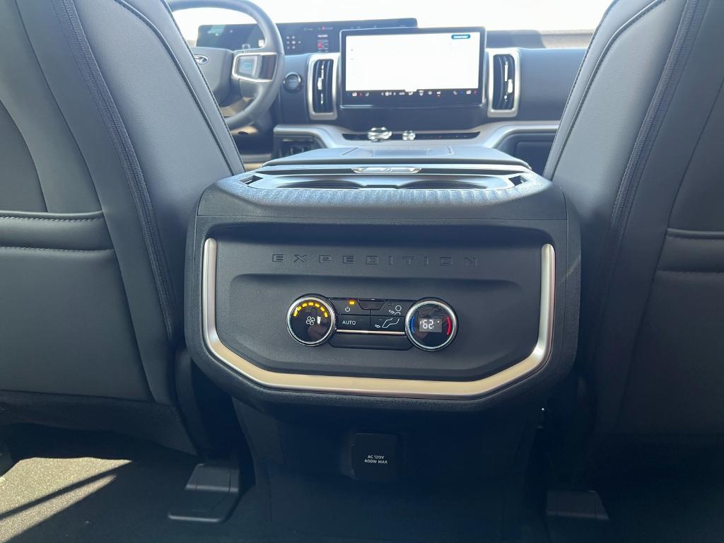 new 2025 Ford Expedition car, priced at $64,000