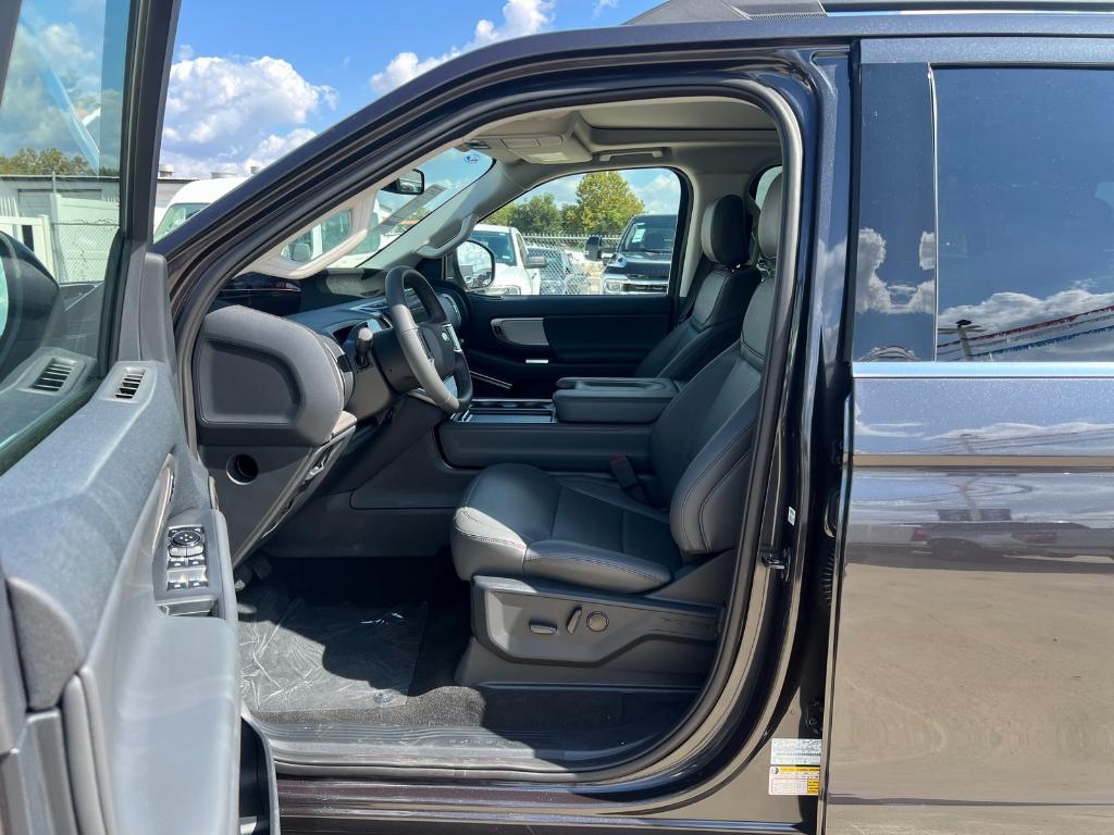 new 2025 Ford Expedition car, priced at $64,000