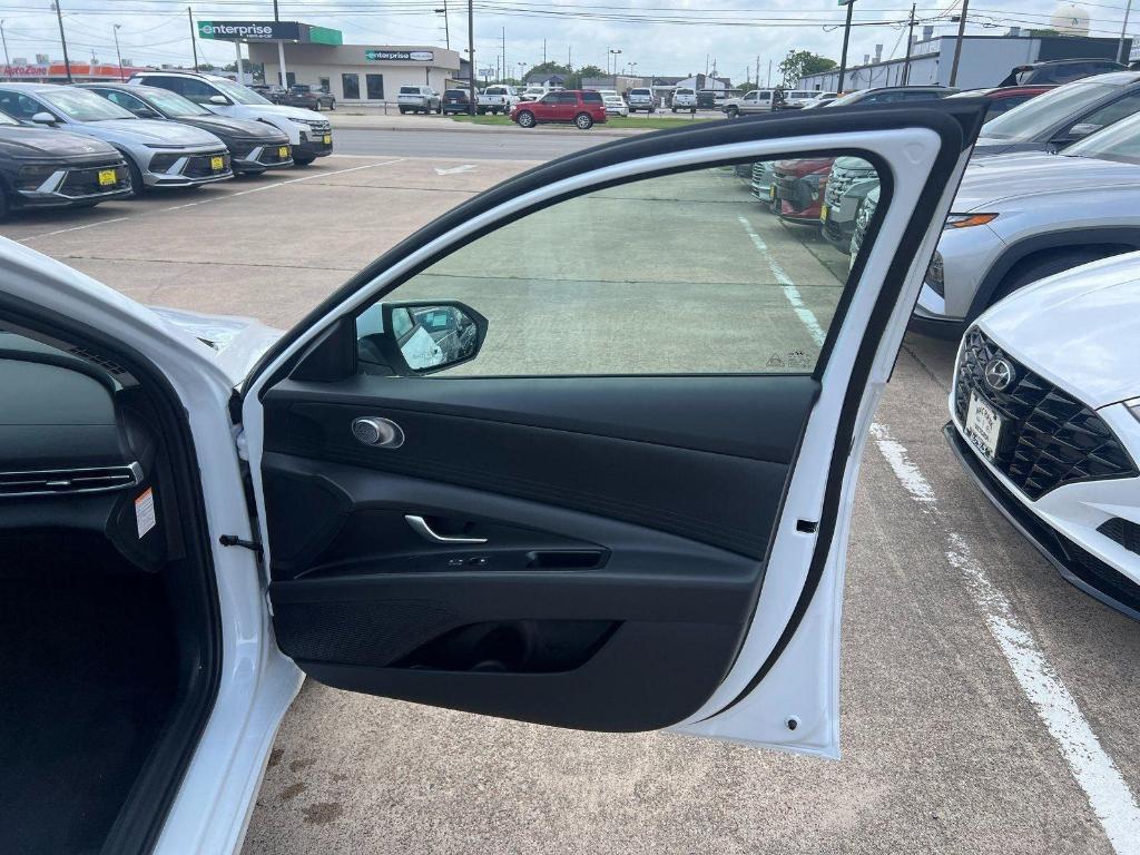 new 2025 Hyundai ELANTRA HEV car, priced at $22,740