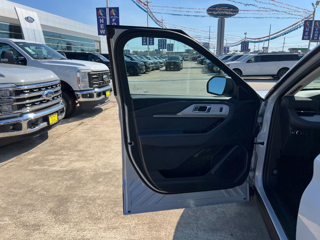 new 2026 Ford Explorer car, priced at $42,280