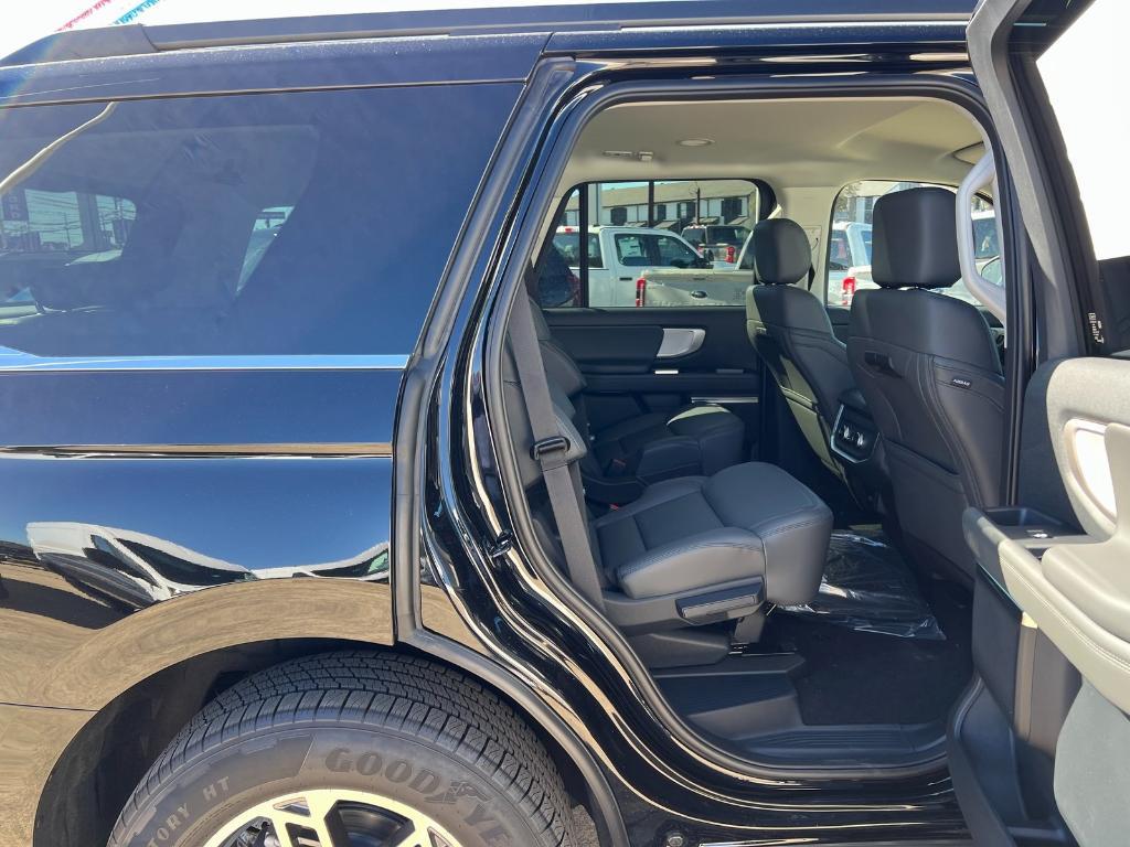 new 2026 Ford Expedition car, priced at $68,775