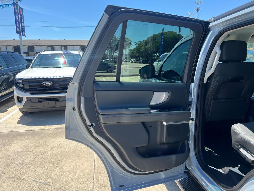 new 2026 Ford Expedition car, priced at $68,270