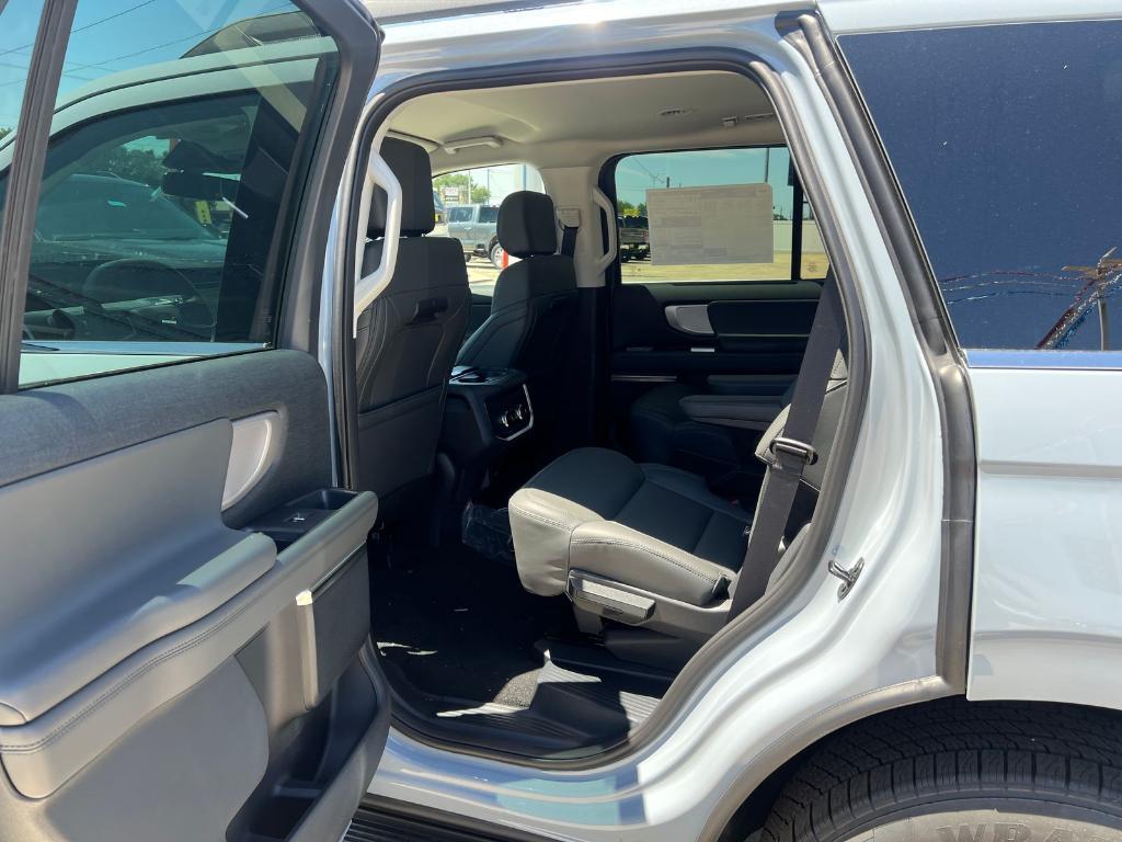 new 2026 Ford Expedition car, priced at $68,270
