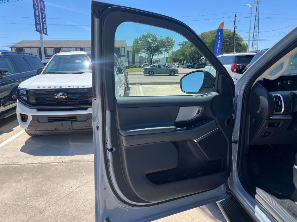 new 2026 Ford Expedition car, priced at $68,270